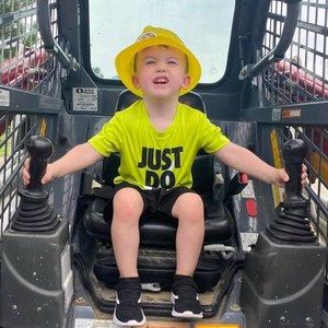 Meet your Posher, Tom